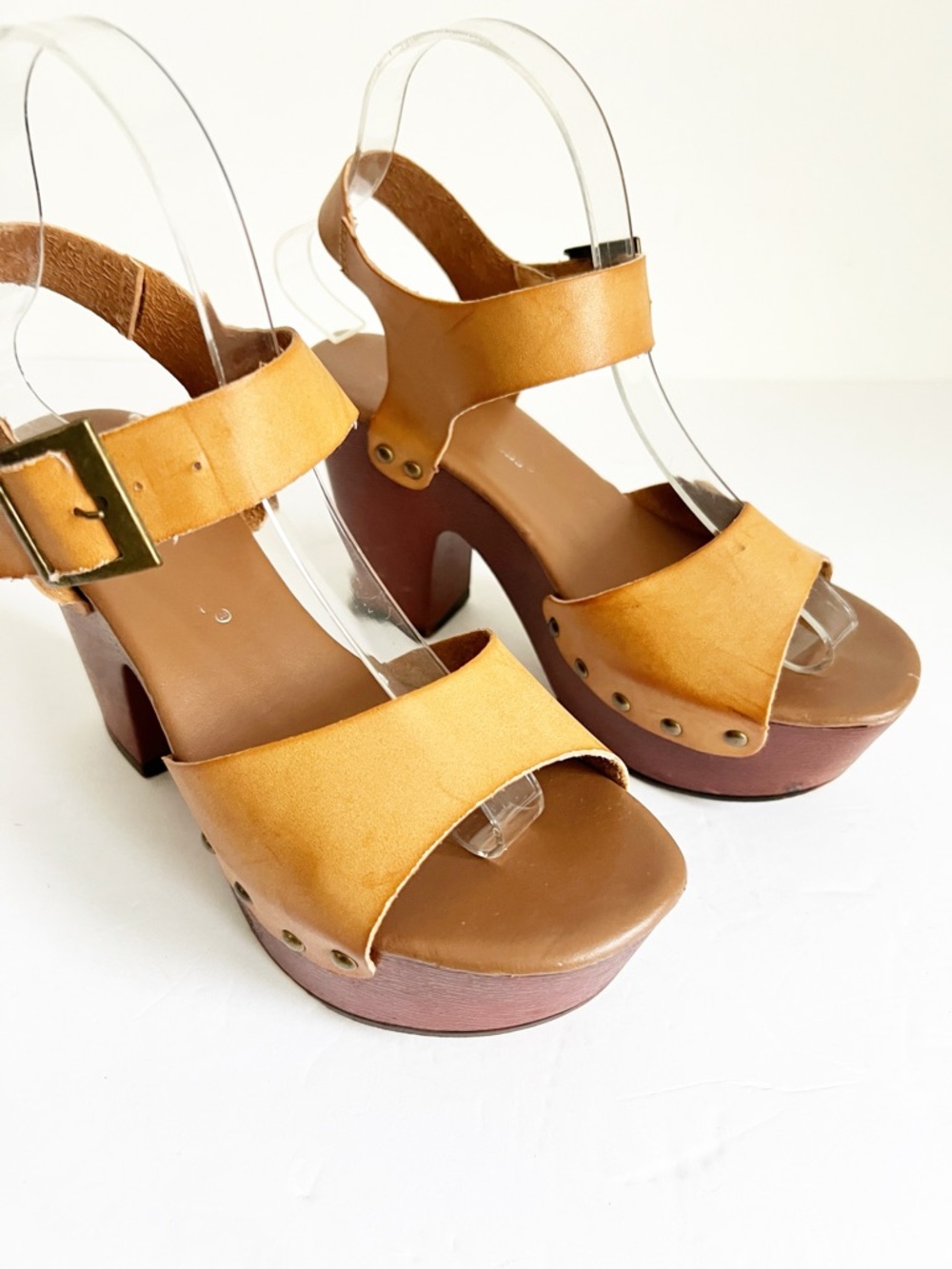 SZ 7 Pierre Dumas Women’s Tan Leather Platform Sandal Heels 70’s - Picture 2 of 9